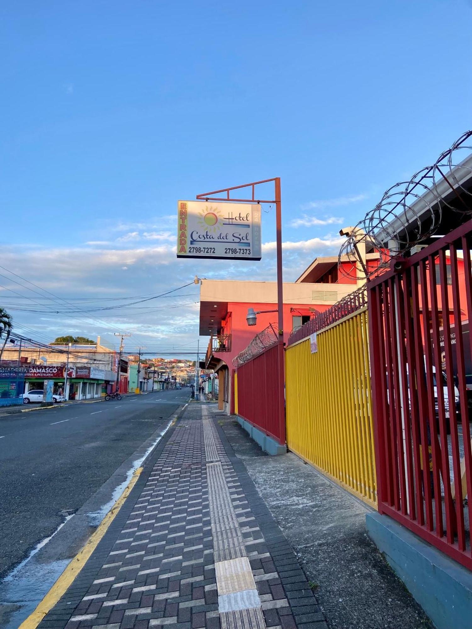 Hotel Costa Del Sol Puerto Limon Exterior photo