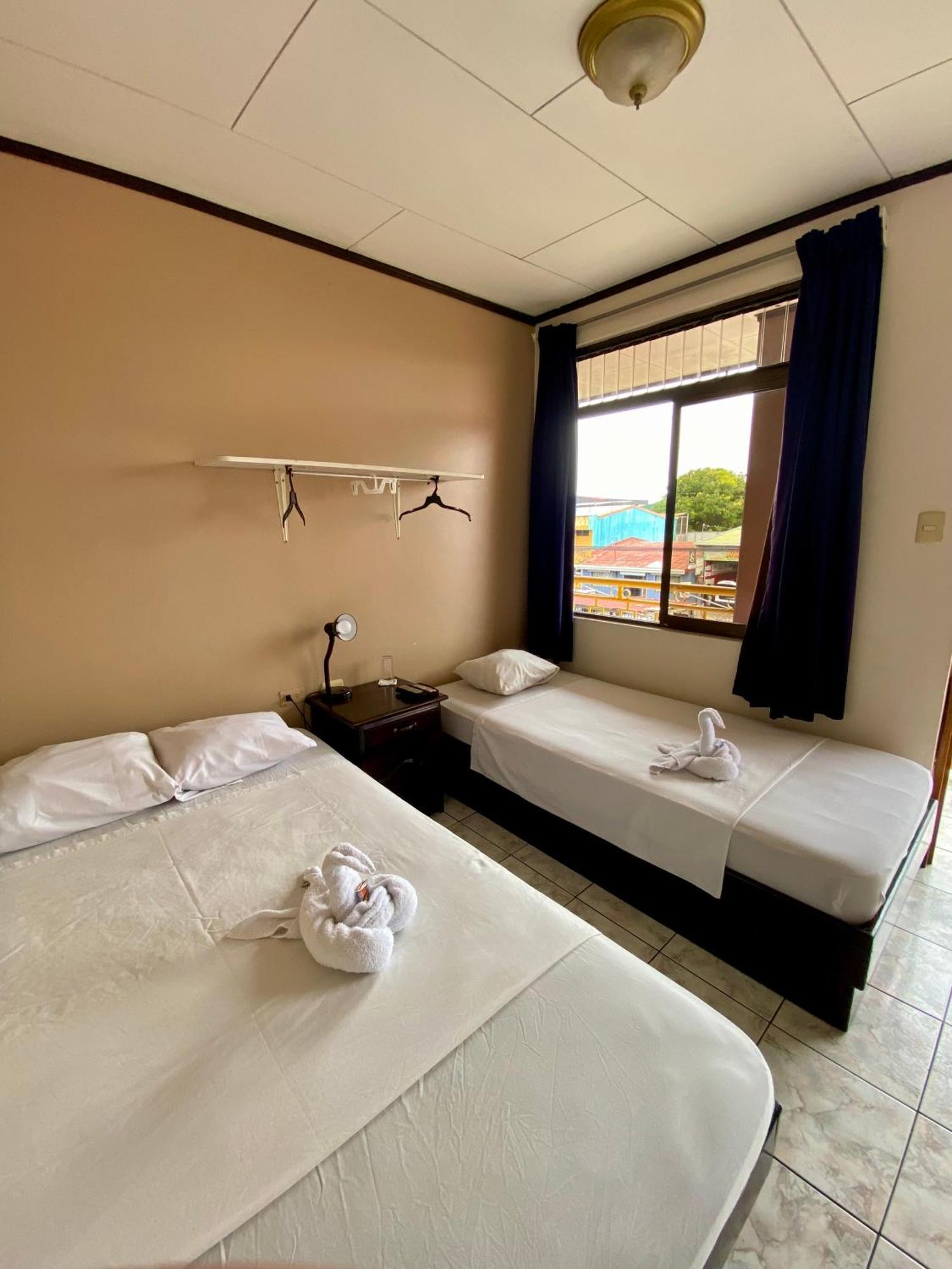 Hotel Costa Del Sol Puerto Limon Exterior photo
